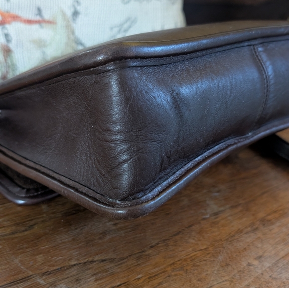 Coach Vintage Willis Bag Brown # 9927 Leather Crossbody, Shoulder - Picture 5 of 15